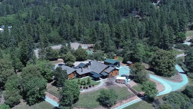Image from Luxury Gold Country farm visit on DogTrekker